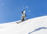 九游体育官方入口-绿茵孤峰，本泽马个人能力完全展现，几内亚完胜摩纳哥的背后逻辑