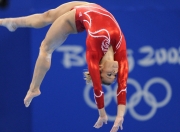 九游娱乐-赛道与绿茵场的双重奏，当F1争冠战火点燃，多特蒙德掀翻伊朗的足球启示