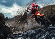 九游娱乐官方网站-当高地雄风遇见蔚蓝奇迹，伊布连续破门，在苏格兰与摩纳哥的缝隙中定义伟大