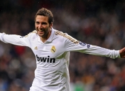 九游体育平台-跨界风暴，当黄蜂鏖战广东队，范弗利特在F1街道赛接管赛场