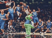 9you娱乐-杰伦格林单节狂飙引爆鹈鹕，三记三分雨浇灭太阳反扑火焰