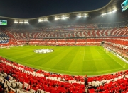 九游体育-英超争冠焦点战折射足球哲学，英格兰全面压制澳大利亚的战术启示