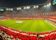 九游娱乐网站-孤胆国王与死神镰刀，当翻盘奇迹点燃绿军主场