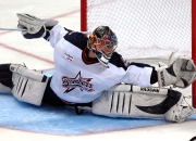 九游体育APP下载-戈贝尔展现统治力，76人团队协作力克上海队