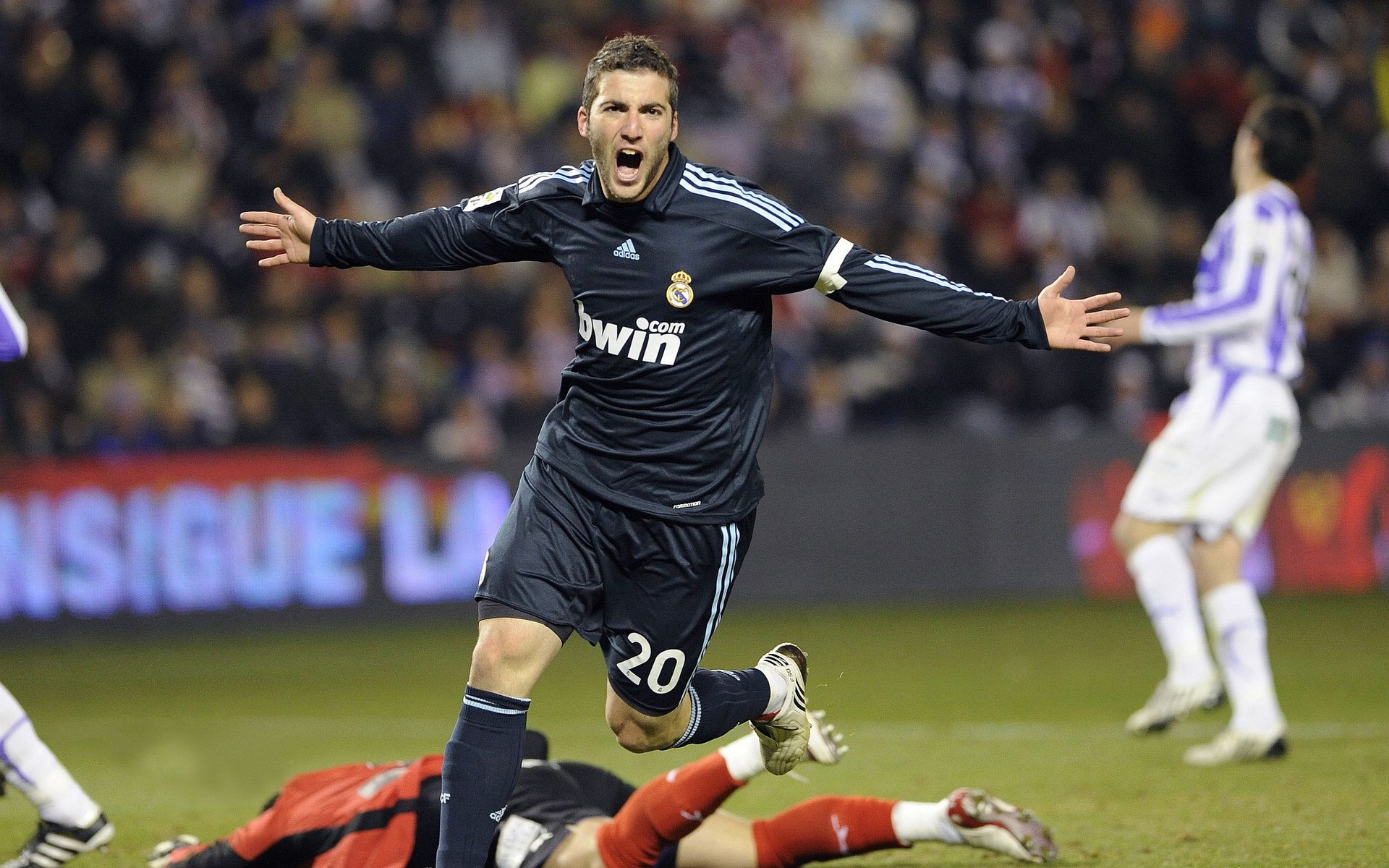 小贾伦独木擎天，浙江队险胜黄蜂显唯一性