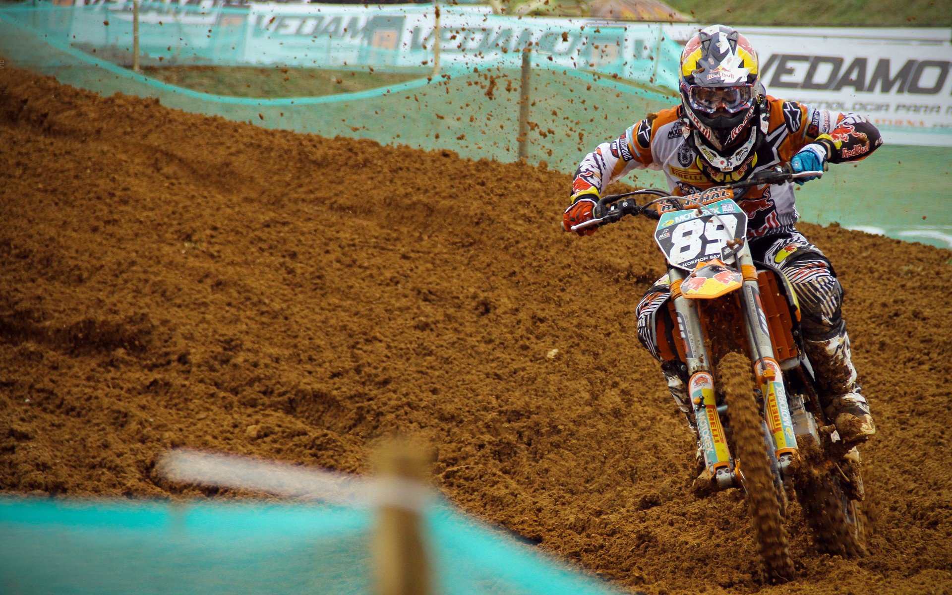 引擎轰鸣中的灵魂共振,奥利维耶如何以心跳节奏引领F1年度争冠之夜